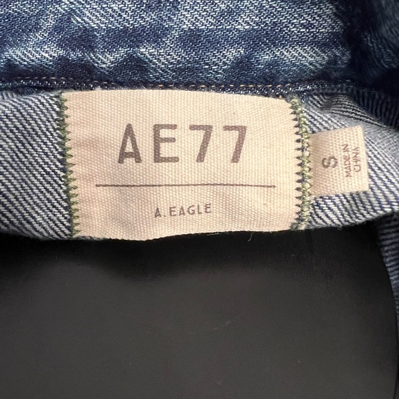 AE77 American Eagle NWT Women's Distressed Jean Jacket. Size S 1334 - Picture 9 of 10